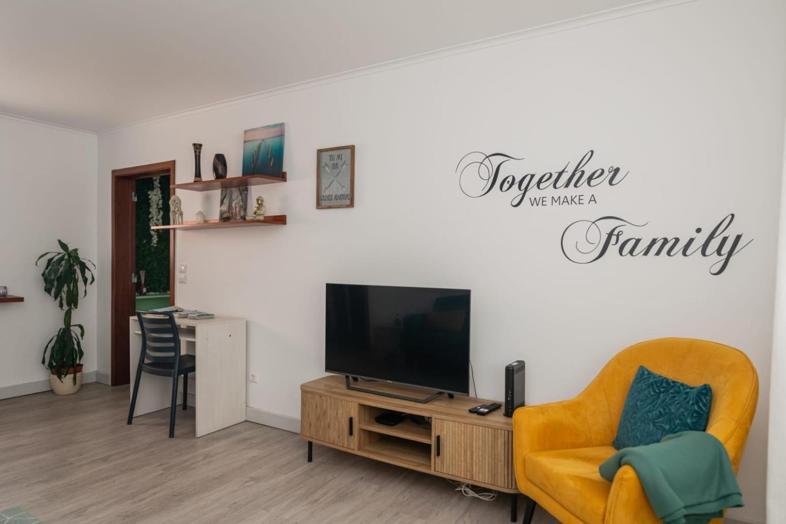 Family Friendly Azorean Apartment Ponta Delgada  Exterior photo